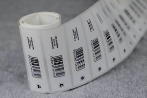 RFID標簽 vs 條形碼：誰才是未來倉儲管理的王者？