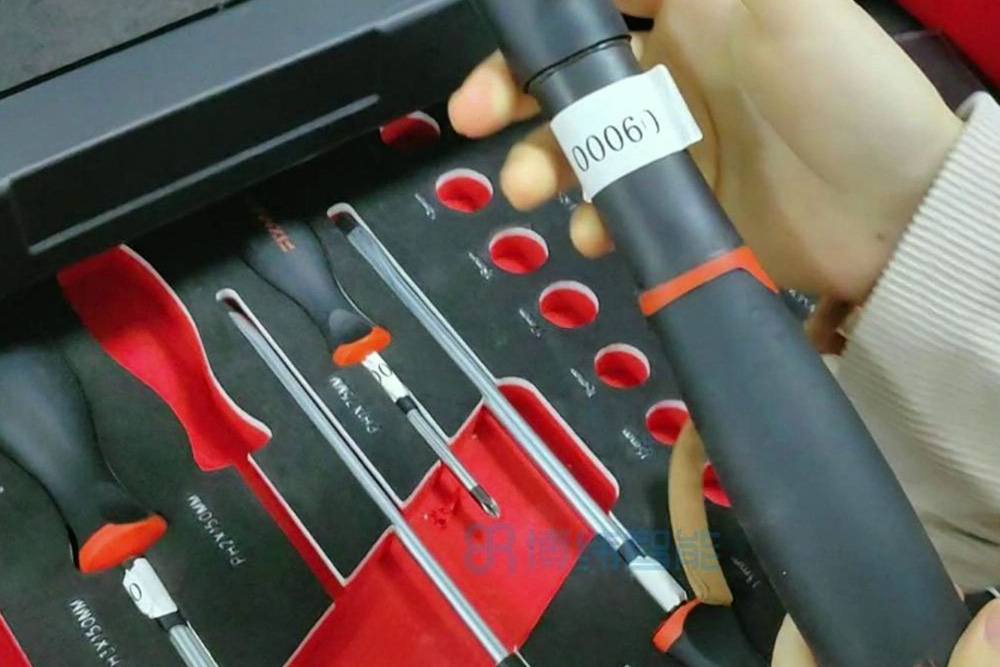 某鐵路局物資管理新實踐：RFID工器具柜如何實現無...