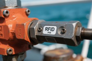 船舶維修廠管理升級：某重工企業RFID智能柜三級預...