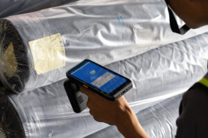 倉庫管理選固定式還是手持式讀寫器？成本差3倍的秘密