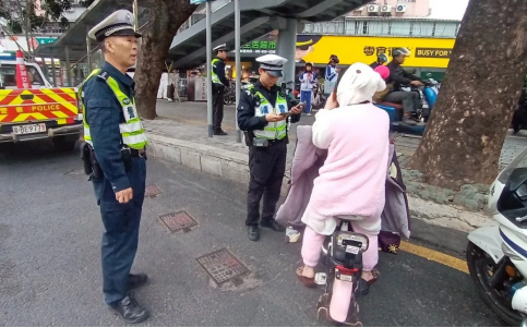 深圳交警電動車RFID試點封面圖，展示RFID技術在城市交通管理中的應用